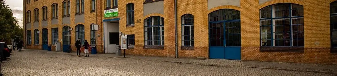 
          Studying at HTW Berlin
  