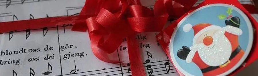 
          The Economics of Christmas Songs: When to start playing Jingle Bell Rock?
  