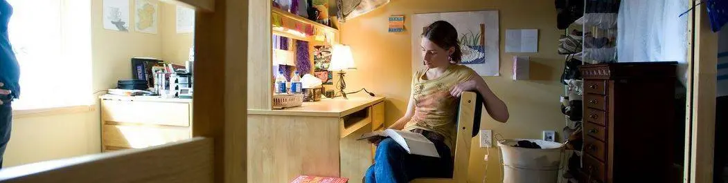 
          Enrolled at University? Now just where to live?
  
