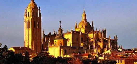 
          Application Requirements for Master’s Programs in Spain
  